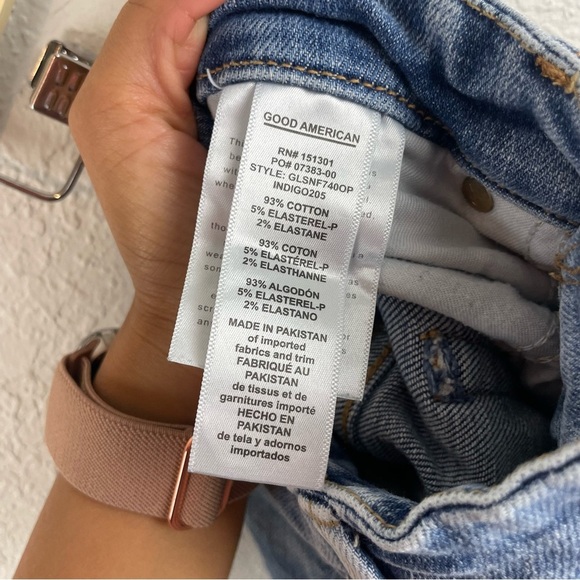 GOOD AMERICAN Good Legs Straight Distressed Pockets Jean in Indigo - Picture 8 of 8